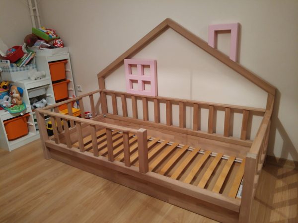 Montessori Yatağı - Yarım Çatılı Model